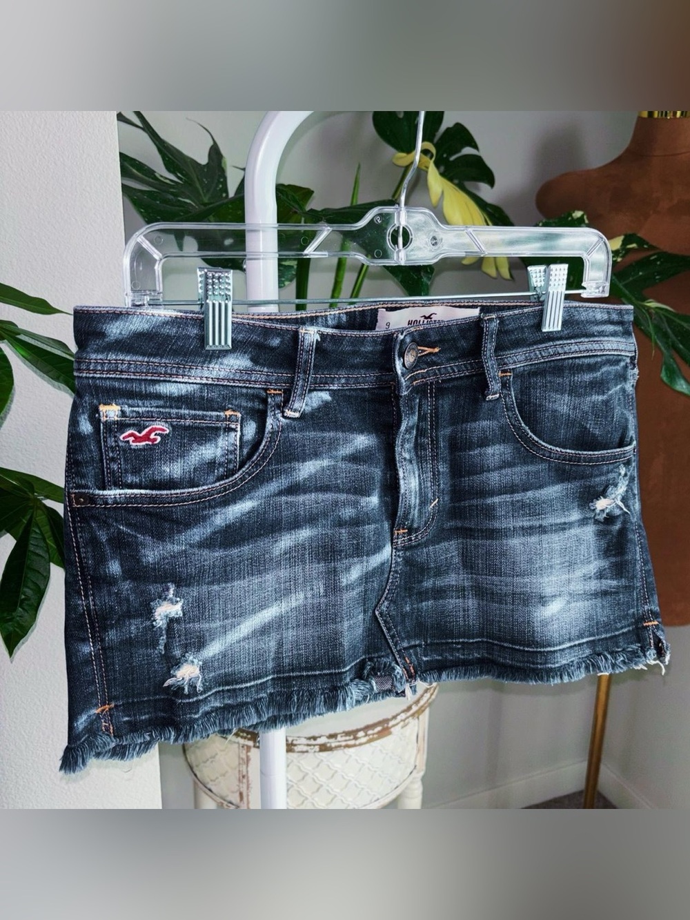 Hollister Y2K Dark Wash Distressed Denim Mini Skirt Size 9 W29
